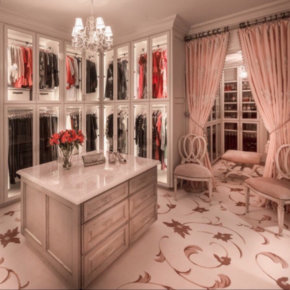 Meet your Posher, Jasmyn - Picture 2 of 2